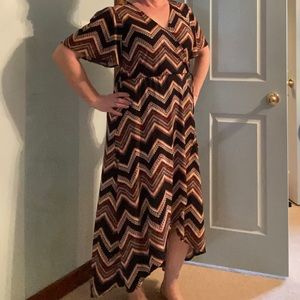 Hi low geometric wrap-style dress